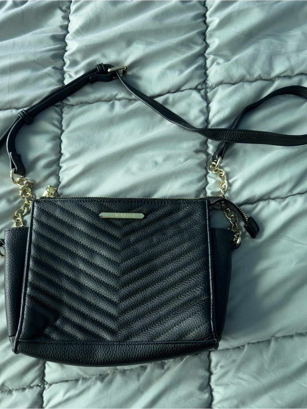 Steve Madden Chevron Crossbody Bag in Black